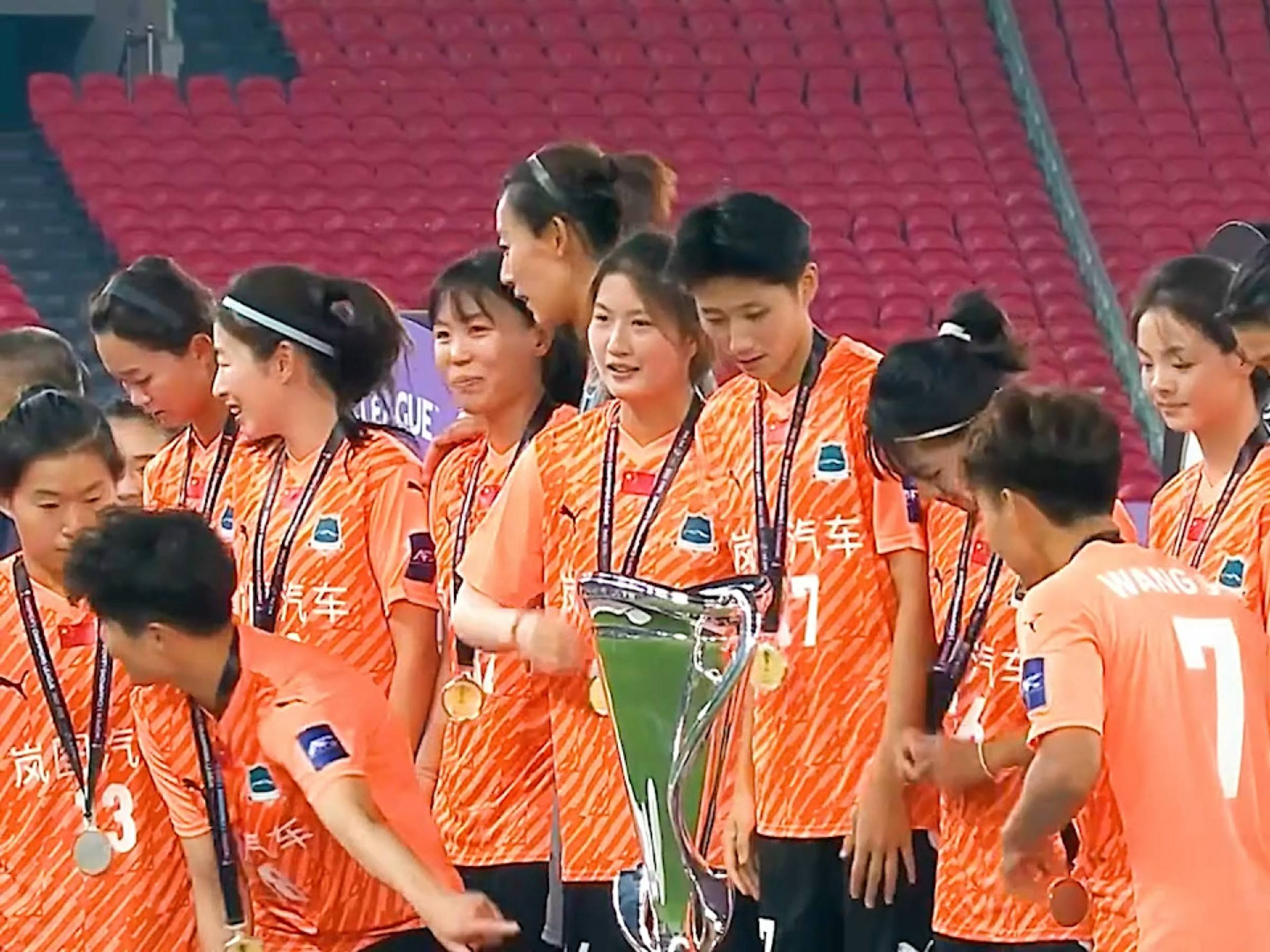 od体育亚洲官网-包含中国女足队员耀眼表现,取得胜利的词条