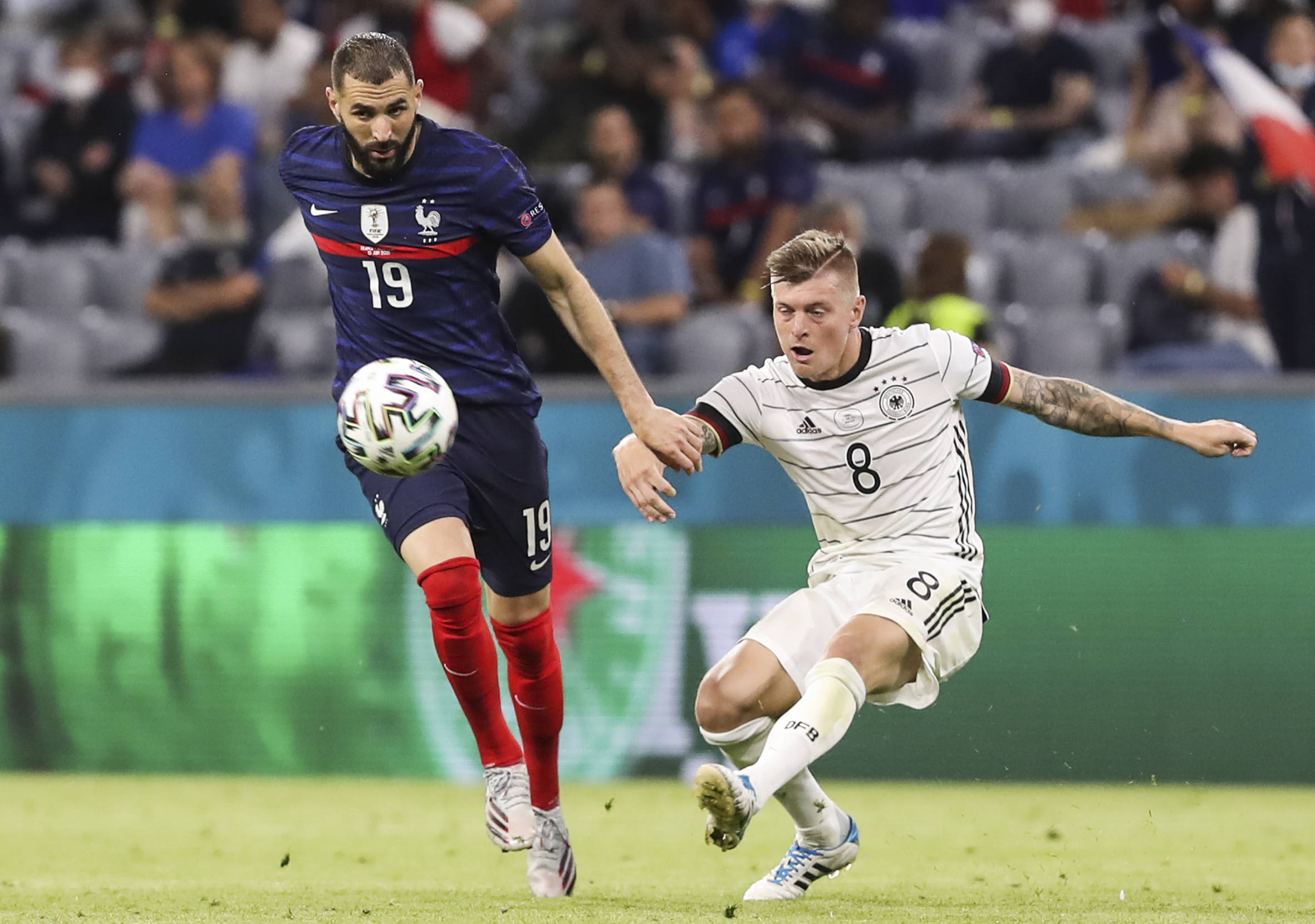 od体育网页版入口-皇马狂胜尤文，本泽马京锦斯两球破门