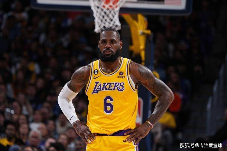 od体育官方-湖人惜败国王,詹皇努力难挽败势