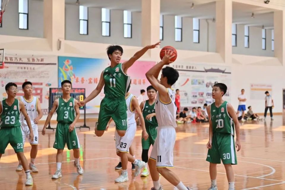 od体育登录入口-球队举办篮球夏令营，培养青少年体育人才的简单介绍