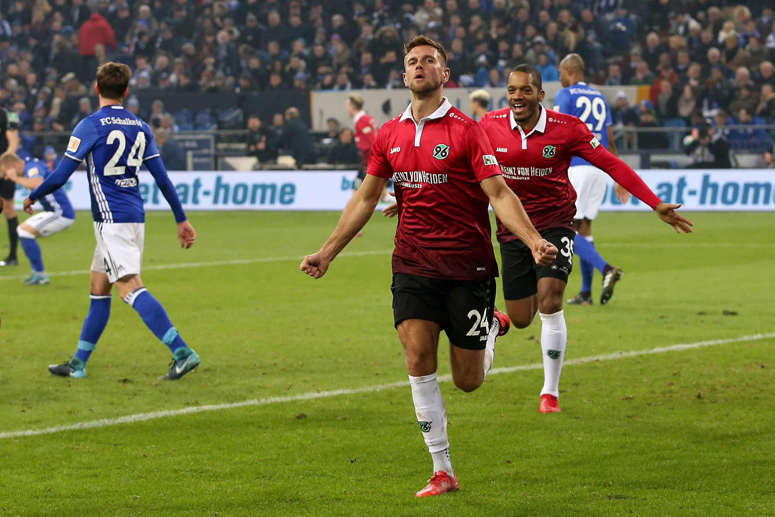 马赛保持不败战绩,球队表现稳健