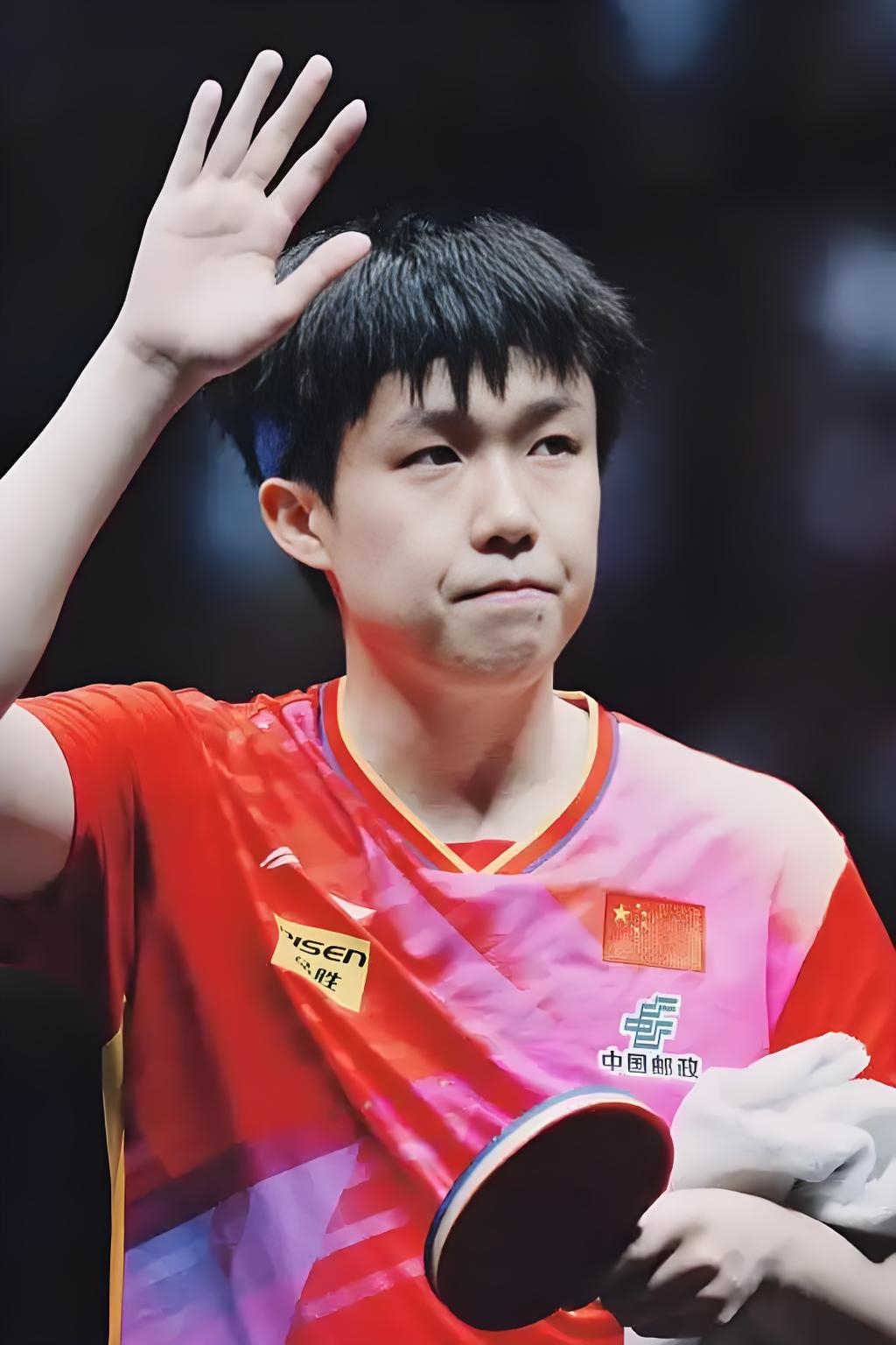 关于紧张气氛达到顶峰，比赛中的紧张气氛令人窒息的信息