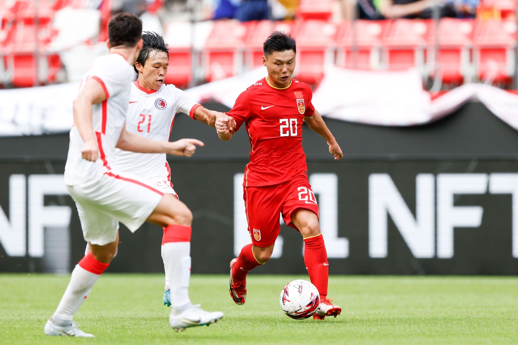 od体育登录入口-香港队在比赛中力克对手，夺得关键胜利