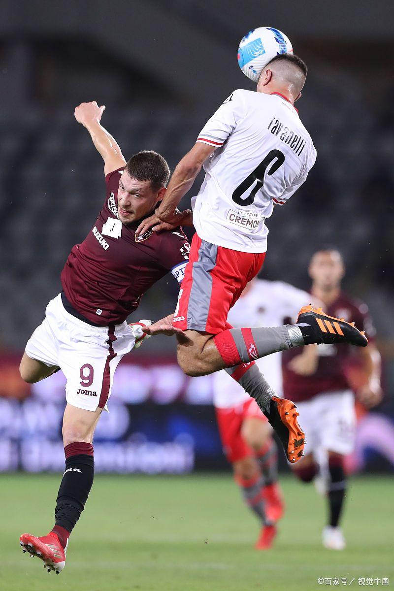 od体育官方-尼斯球队主场大胜，庆祝胜利